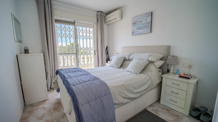 Image No.19-3 Bed Townhouse for sale