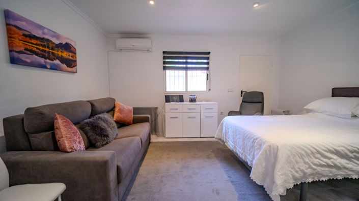 Image No.21-3 Bed Townhouse for sale