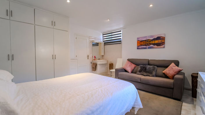 Image No.24-3 Bed Townhouse for sale