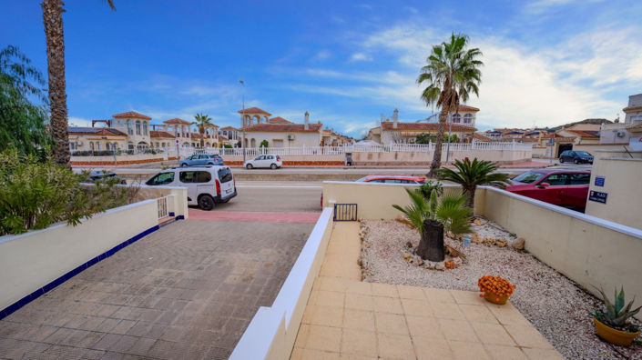 Image No.42-3 Bed Townhouse for sale