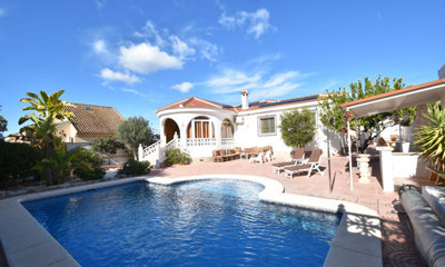 o_1jfj61aga1avq1uks1a0d774f62c