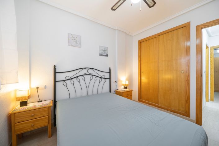 Image No.15-2 Bed Townhouse for sale