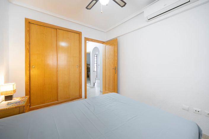 Image No.16-2 Bed Townhouse for sale