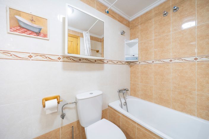 Image No.19-2 Bed Townhouse for sale