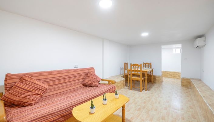 Image No.33-2 Bed Townhouse for sale