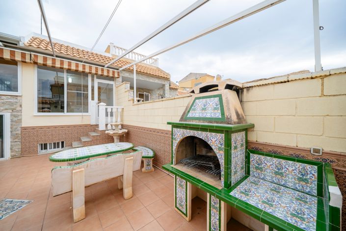 Image No.44-2 Bed Townhouse for sale