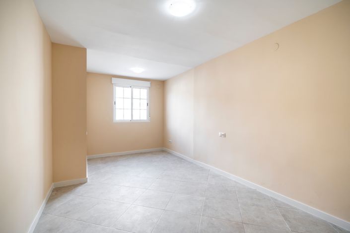 Image No.8-2 Bed Bungalow for sale