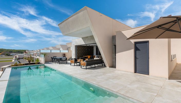 Image No.2-5 Bed Villa for sale