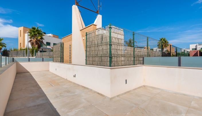 Image No.57-5 Bed Villa for sale