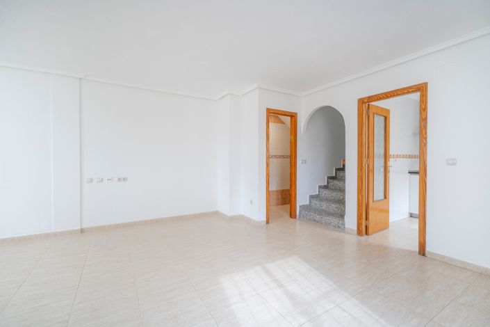 Image No.7-3 Bed Villa for sale