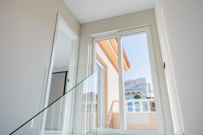 Image No.30-4 Bed Villa for sale