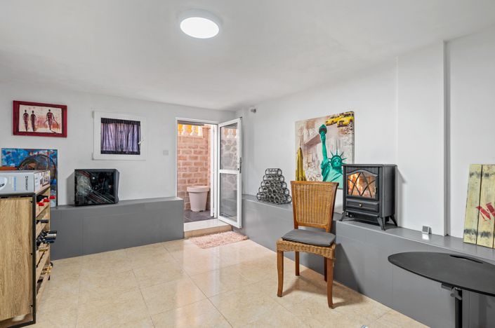 Image No.30-5 Bed Duplex for sale