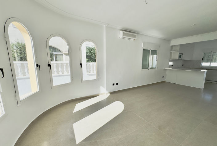 Image No.4-2 Bed Villa for sale