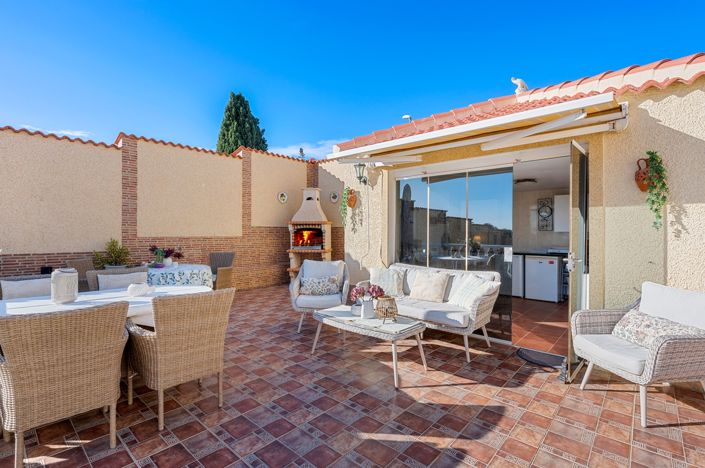 Image No.3-4 Bed Villa for sale