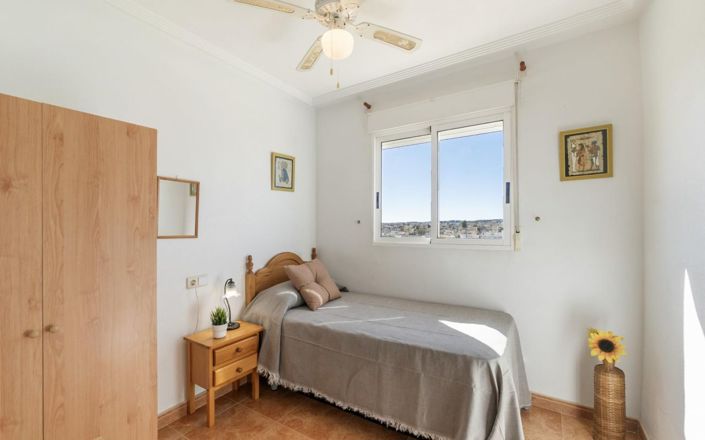 Image No.20-3 Bed Townhouse for sale