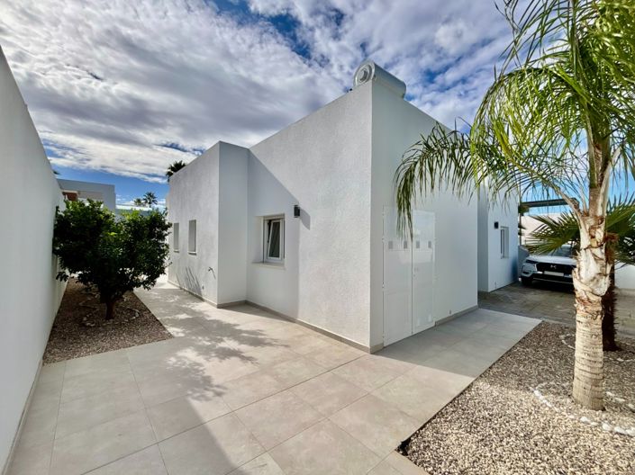 Image No.25-3 Bed Villa for sale