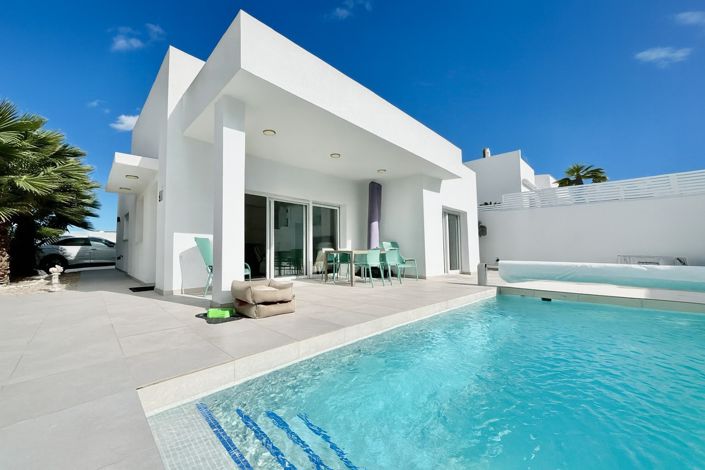 Image No.28-3 Bed Villa for sale