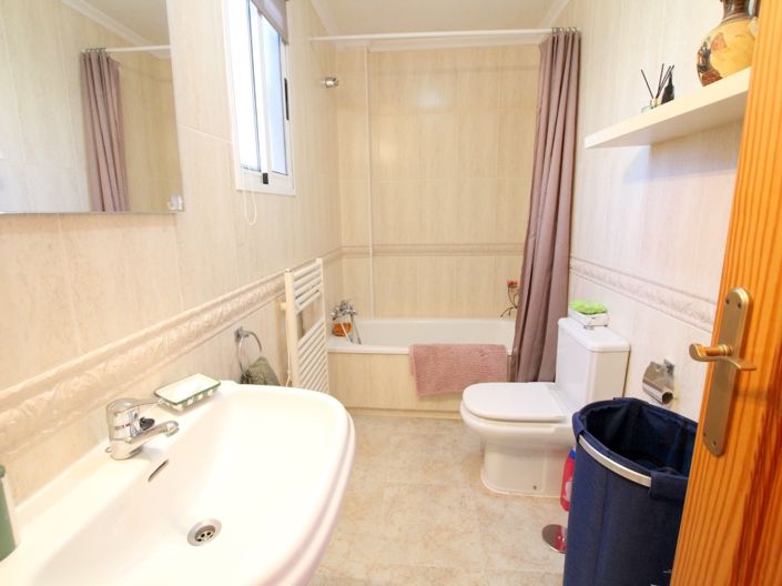 Image No.17-3 Bed Townhouse for sale