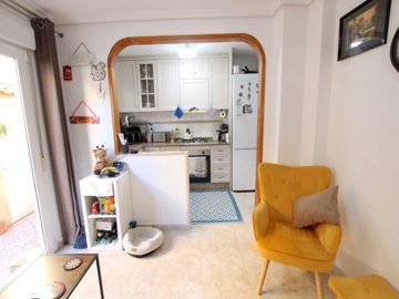 49324_spacious_3_bedroom_townhouse_with_plenty_of_outdoor_space_060226160039_img_2593