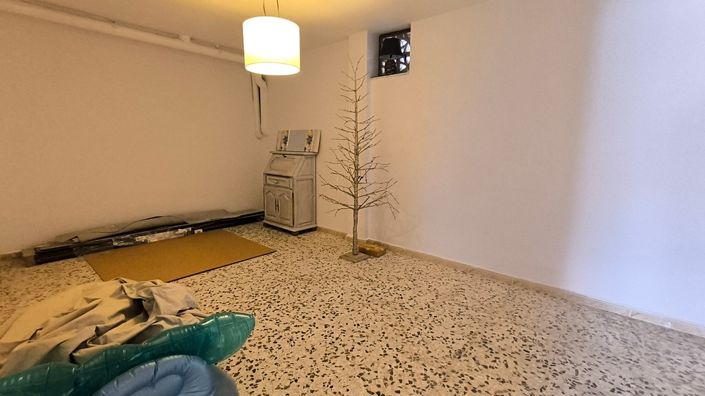 Image No.35-2 Bed Townhouse for sale