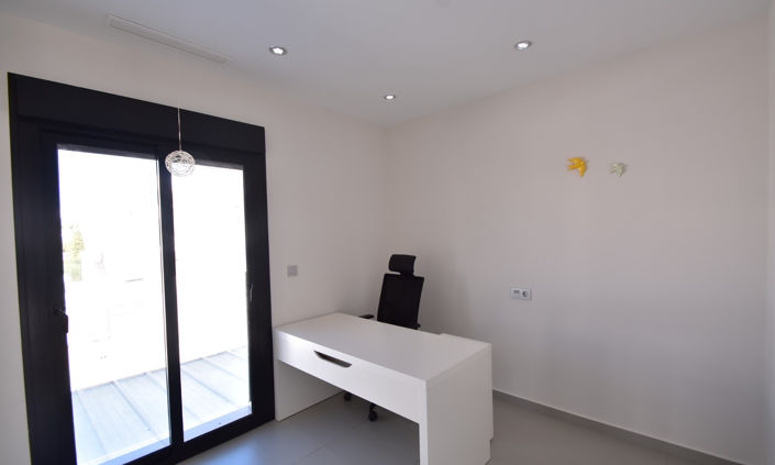 Image No.16-3 Bed Villa for sale