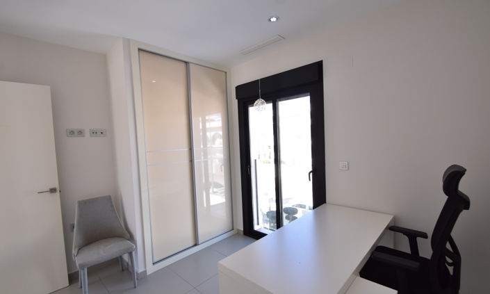 Image No.18-3 Bed Villa for sale