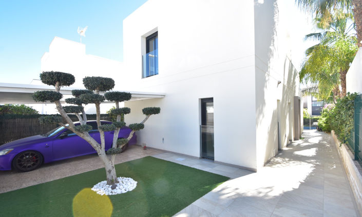 Image No.24-3 Bed Villa for sale