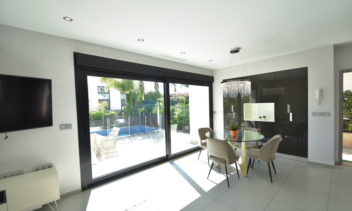 Image No.3-3 Bed Villa for sale