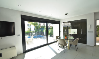 o_1ji7l8nn41brekiu12qc1mb19ke26