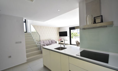 o_1ji7l99bd1je8jf28mg1su61nao39