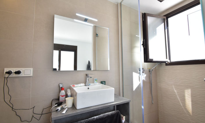 Image No.10-3 Bed Villa for sale