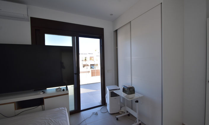 Image No.15-3 Bed Villa for sale