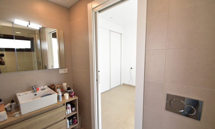 Image No.17-3 Bed Villa for sale