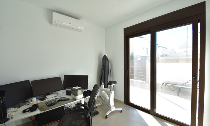 Image No.9-3 Bed Villa for sale