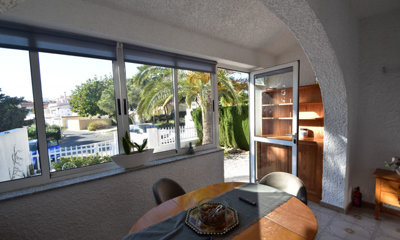 o_1jhr83u393bq171dm4g1rhcmfi2b