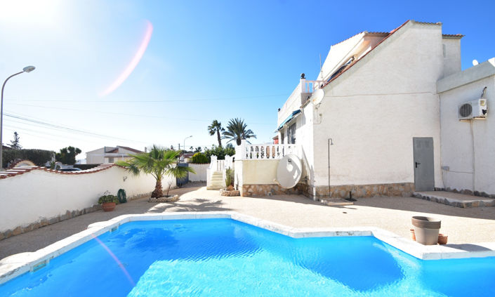 Image No.2-3 Bed Villa for sale