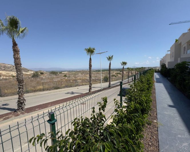 Image No.24-3 Bed Apartment for sale