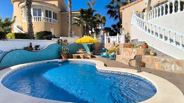 Image No.32-4 Bed Villa for sale