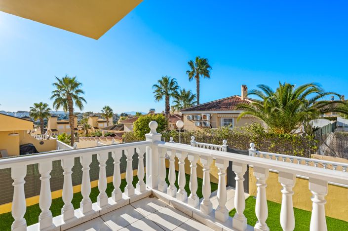 Image No.4-3 Bed Property for sale