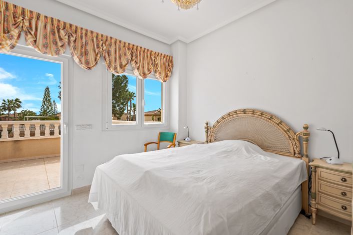 Image No.24-4 Bed Villa for sale