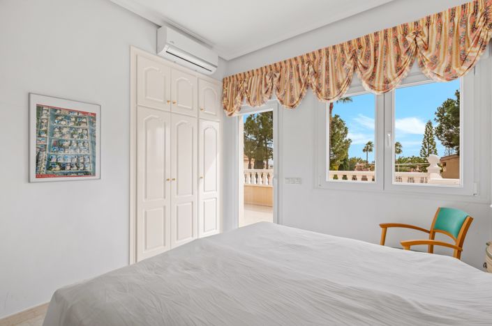 Image No.25-4 Bed Villa for sale