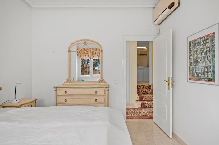 Image No.26-4 Bed Villa for sale