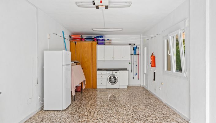 Image No.56-4 Bed Villa for sale