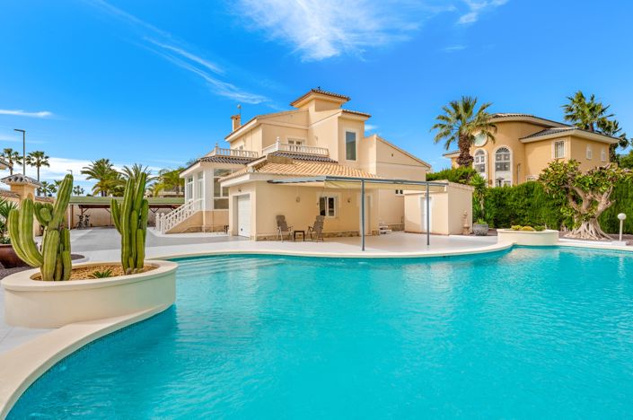 Image No.60-4 Bed Villa for sale