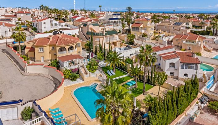 Image No.2-5 Bed Villa for sale