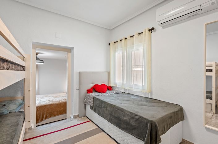 Image No.27-5 Bed Villa for sale