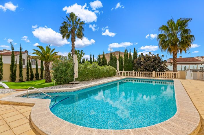 Image No.37-5 Bed Villa for sale