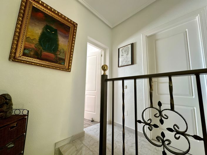 Image No.11-2 Bed Townhouse for sale