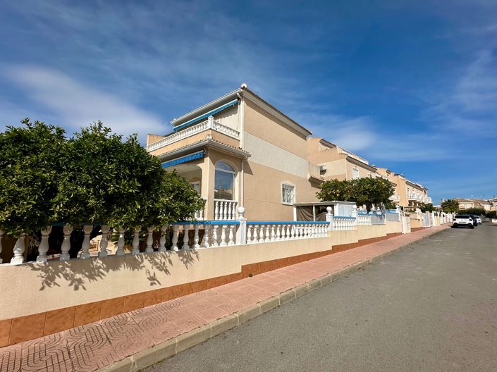 Image No.2-2 Bed Townhouse for sale