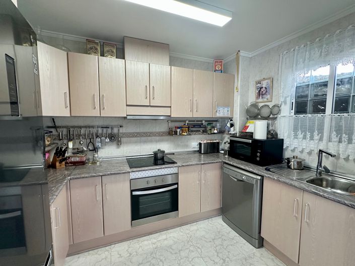 Image No.7-2 Bed Townhouse for sale